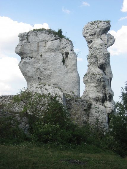 Dwie Siostry: Sfinks i Lalka - Ogrodzieniec - Polska